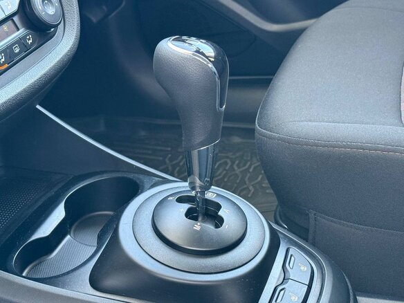 2018 Lada (ВАЗ) Vesta I, серебристый, 877000 рублей - вид 8