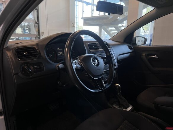 2019 Volkswagen Polo V Рестайлинг, серый, 1210000 рублей - вид 22
