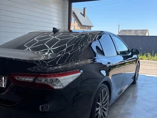 2020 Toyota Camry VIII (XV70), чёрный, 2500000 рублей, вид 3