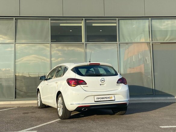 2013 Opel Astra J Рестайлинг, белый - вид 4
