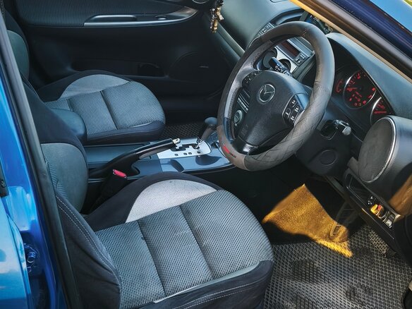 2002 Mazda Atenza I, синий, 560000 рублей - вид 15