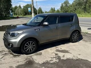 2019 Kia Soul II Рестайлинг, серебристый, 1400000 рублей, вид 3