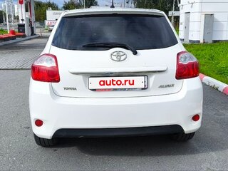 2011 Toyota Auris I Рестайлинг, белый, 950000 рублей, вид 4