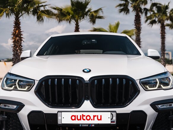 2020 BMW X6 40i III (G06), белый, 7499900 рублей - вид 2