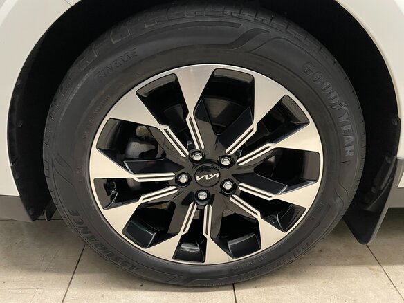 2022 Kia Carnival IV, белый, 3700000 рублей - вид 3