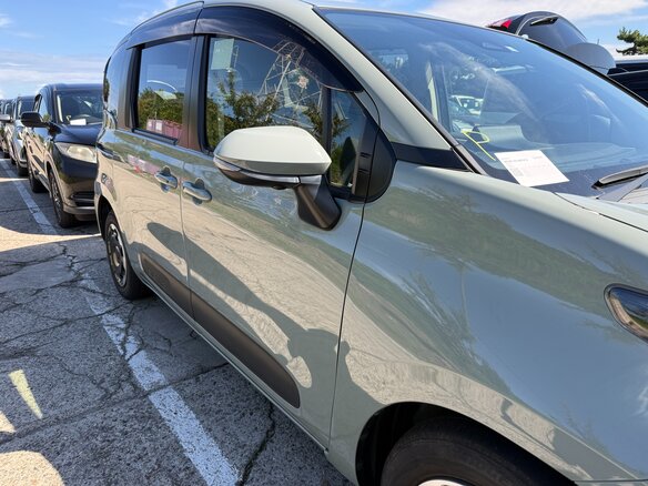 2022 Toyota Sienta III, коричневый, 1350000 рублей - вид 28