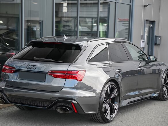 2023 Audi RS 6 performance IV (C8), серый, 23100000 рублей - вид 4