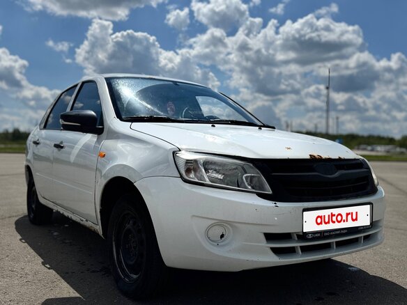 2012 Lada (ВАЗ) Granta I, белый, 200000 рублей