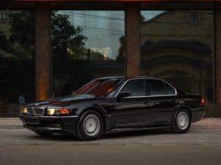 2000 BMW 7 серии 740i III (E38) Рестайлинг, чёрный, 1550000 рублей, вид 2