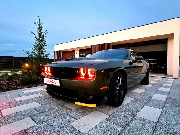 2019 Dodge Challenger III Рестайлинг 2, зелёный, 4750000 рублей - вид 4