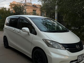 2012 Honda Freed I Рестайлинг, белый, 1050000 рублей, вид 3