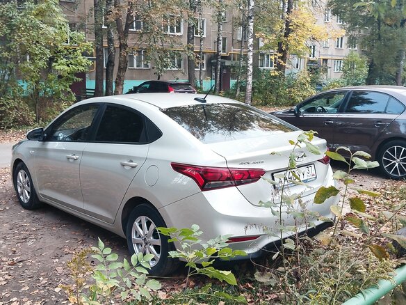 2018 Hyundai Solaris II, бежевый - вид 2