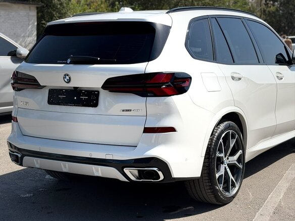 2026 BMW X5 40i IV (G05/G18) Рестайлинг, белый, 13950000 рублей - вид 5