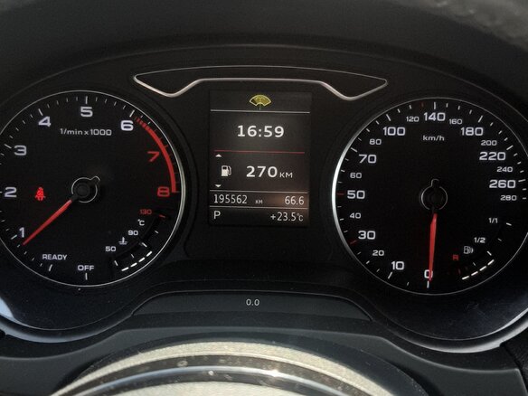 2015 Audi A3 III (8V), коричневый, 1200000 рублей - вид 7