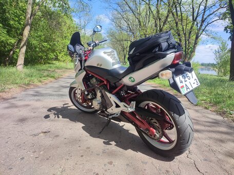 2008 Kawasaki ER-6N, серебристый, 250000 рублей, вид 5