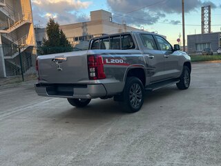 2026 Mitsubishi L200 Arctic Trucks AT35 VI, серебристый, 5400000 рублей, вид 5