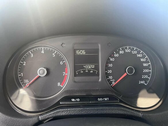 2014 Volkswagen Polo V, коричневый - вид 10