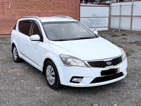 2010 Kia Ceed I Рестайлинг, белый, 560000 рублей