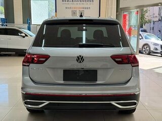 2023 Volkswagen Tiguan L II Рестайлинг (China Market), серебристый, 2651055 рублей, вид 5