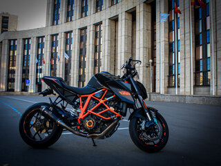 2015 KTM 1290 Super Duke R, чёрный, 650000 рублей, вид 1