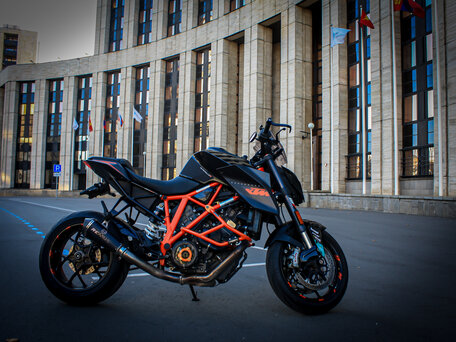 2015 KTM 1290 Super Duke R, чёрный, 650000 рублей, вид 1