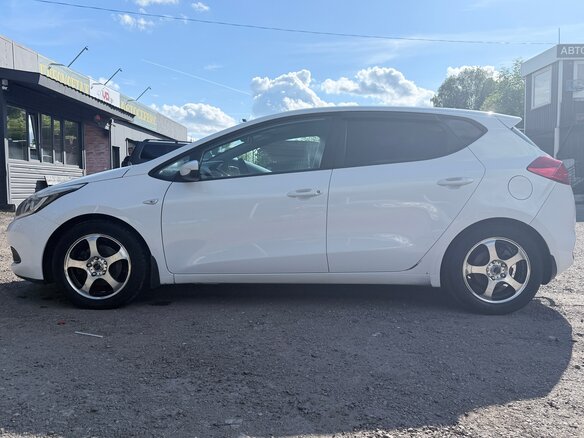 2015 Kia Ceed II, белый - вид 16