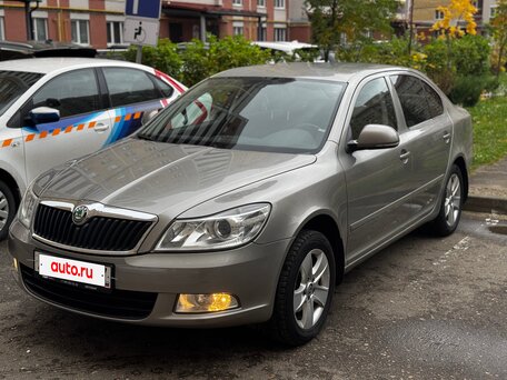 2011 Skoda Octavia II (A5) Рестайлинг, серый, 950000 рублей, вид 1