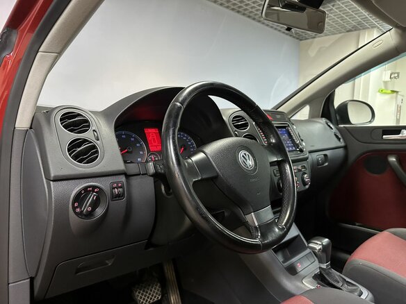 2007 Volkswagen Golf Plus I, красный, 585000 рублей - вид 34