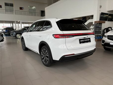 2026 Geely EX5 Гибрид EM-R, белый, 3829990 рублей, вид 5