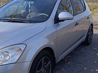 2007 Kia Ceed I, серебристый, 430000 рублей, вид 3