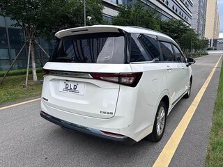 2022 Wuling Jiachen, белый, 1099000 рублей, вид 5