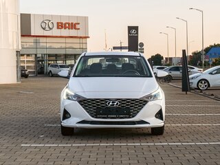 2020 Hyundai Solaris II Рестайлинг, белый, 1435000 рублей, вид 2