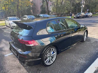 2024 Volkswagen Golf R VIII, чёрный, 5650000 рублей, вид 5