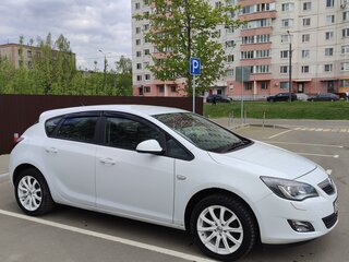 2010 Opel Astra J, белый, 700000 рублей, вид 4