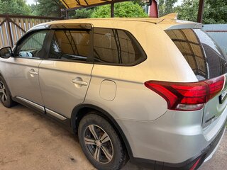 2018 Mitsubishi Outlander III Рестайлинг 2, серебристый, 1850000 рублей, вид 2