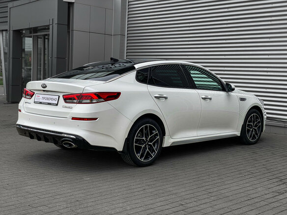 2018 Kia Optima IV Рестайлинг, белый, 2200000 рублей - вид 3