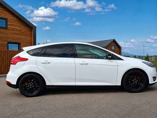 2017 Ford Focus III Рестайлинг, белый, 950000 рублей, вид 5