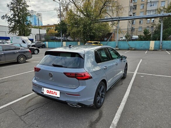 2022 Volkswagen Golf VIII, серый, 2120000 рублей - вид 5