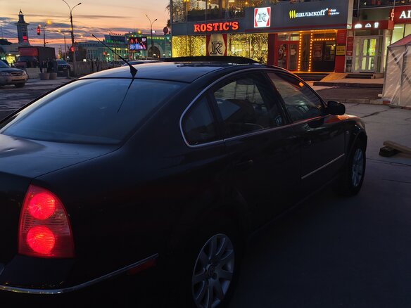 2002 Volkswagen Passat B5 Рестайлинг, чёрный, 450000 рублей - вид 3