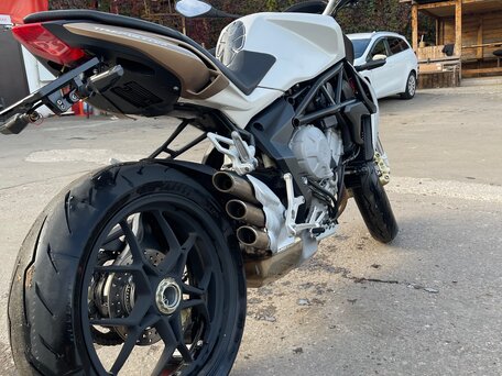 2013 MV Agusta Brutale 675, белый, 505000 рублей, вид 5