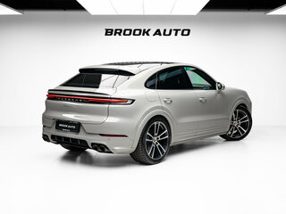 2023 Porsche Cayenne Coupé III Рестайлинг, серый, 13990000 рублей, вид 4
