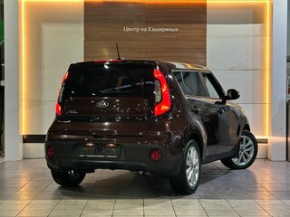 2017 Kia Soul II Рестайлинг, коричневый, 1499990 рублей, вид 4