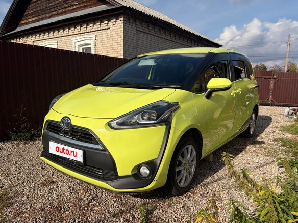 2017 Toyota Sienta II, жёлтый, 1290000 рублей