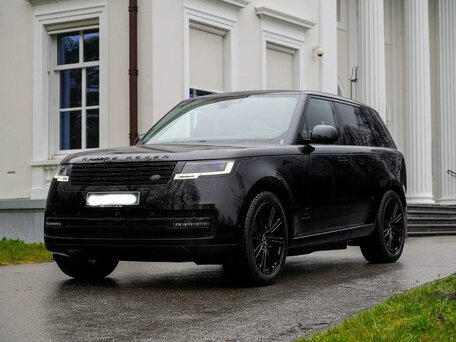 2025 Land Rover Range Rover P550e V, чёрный, 22480000 рублей, вид 1