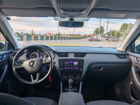 2018 Skoda Octavia III (A7) Рестайлинг, серый, 1700000 рублей - вид 8