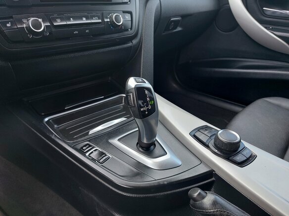 2013 BMW 3 серии 320i VI (F3x), чёрный, 1679000 рублей - вид 12