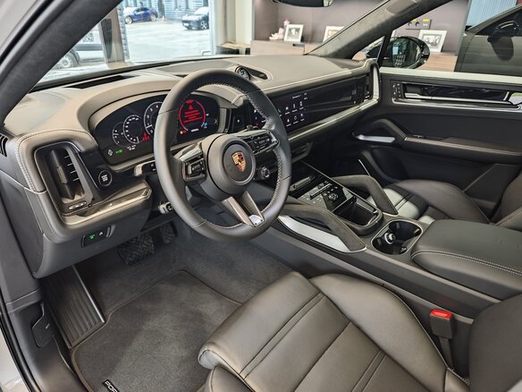 2026 Porsche Cayenne Coupé III Рестайлинг, серый, 21990000 рублей - вид 23