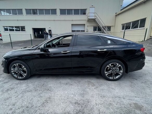 2022 Kia K5 III, чёрный, 2950000 рублей - вид 7