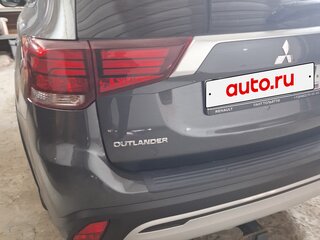 2020 Mitsubishi Outlander III Рестайлинг 3, серый, 2370000 рублей, вид 5
