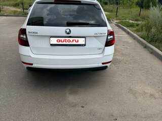 2017 Skoda Octavia III (A7) Рестайлинг, белый, 1950000 рублей, вид 4